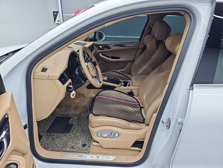 Porsche Macan — photo 11