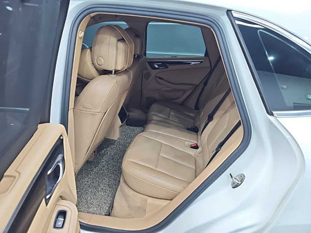 Porsche Macan — photo 12