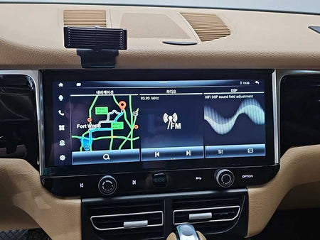 Porsche Macan — photo 16