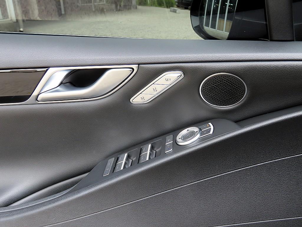 Genesis G80 — photo 11