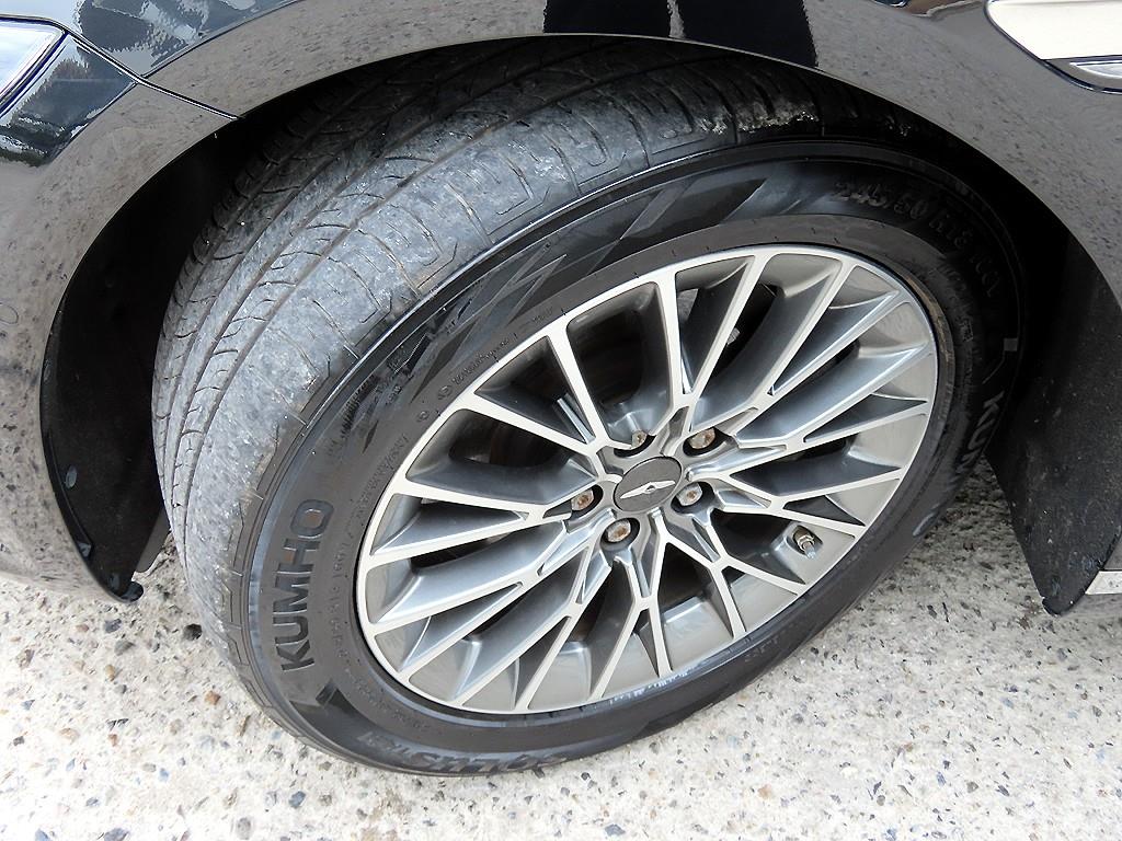 Genesis G80 — photo 20