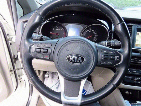 Kia Carnival — photo 09