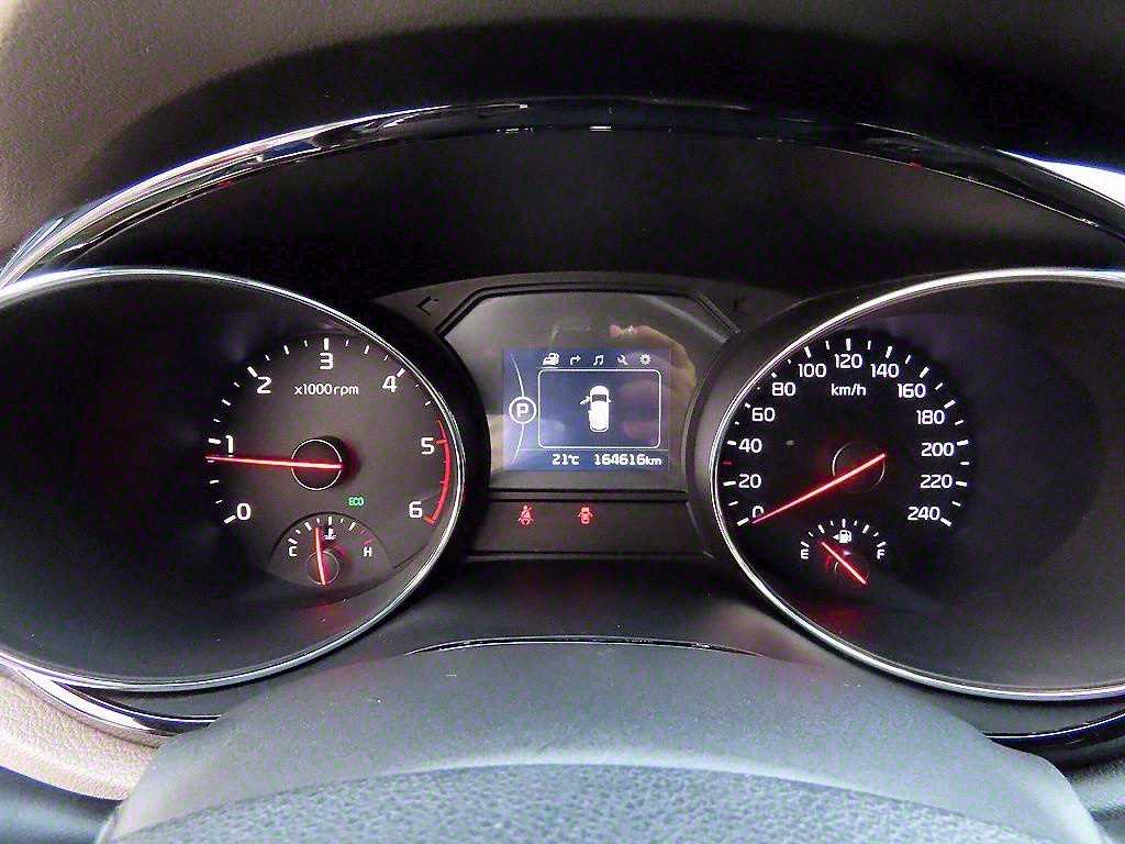 Kia Carnival — photo 10