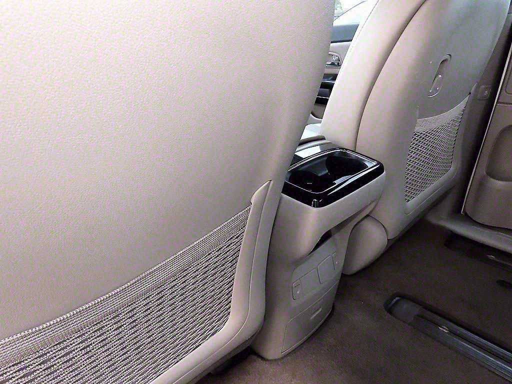 Kia Carnival — photo 17