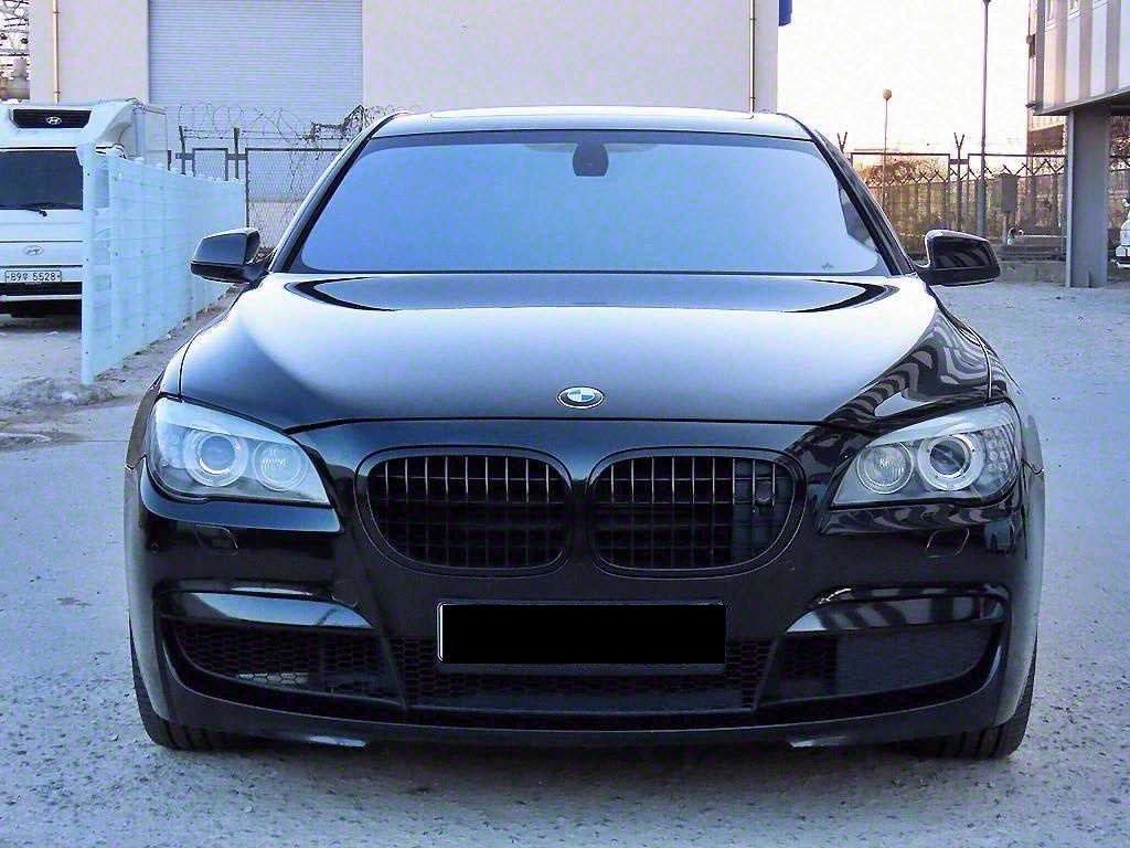BMW 7-Series — photo 01