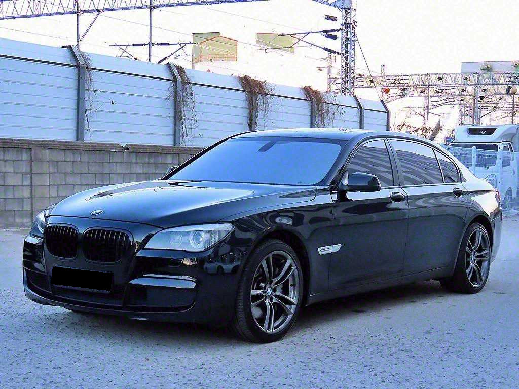 BMW 7-Series — photo 02