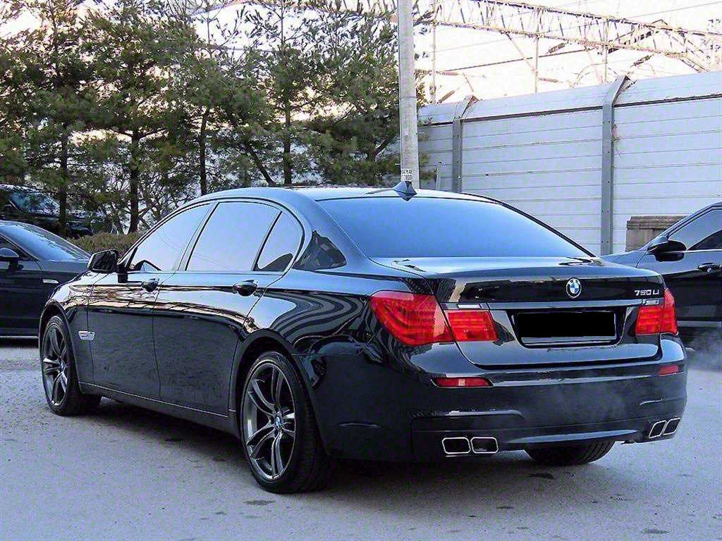 BMW 7-Series — photo 03