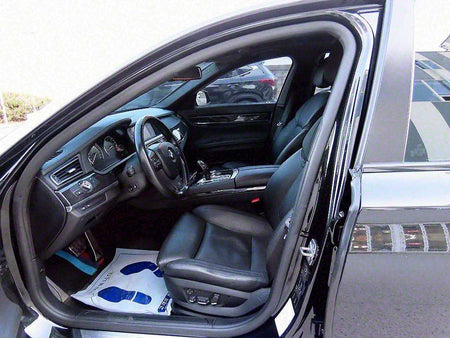 BMW 7-Series — photo 05
