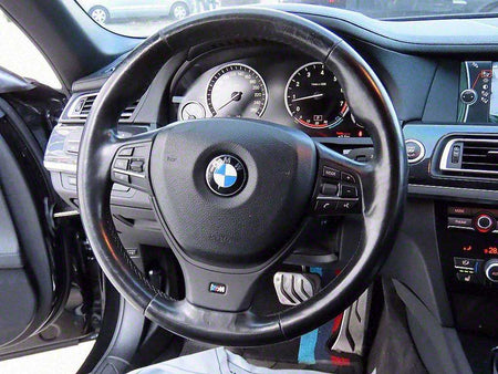 BMW 7-Series — photo 08