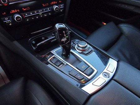 BMW 7-Series — photo 11