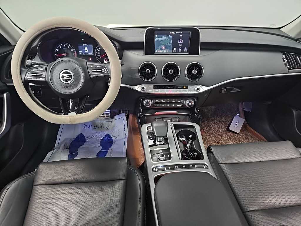 Kia Stinger — photo 07