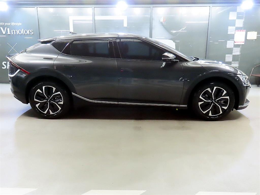 Kia EV6 — photo 03