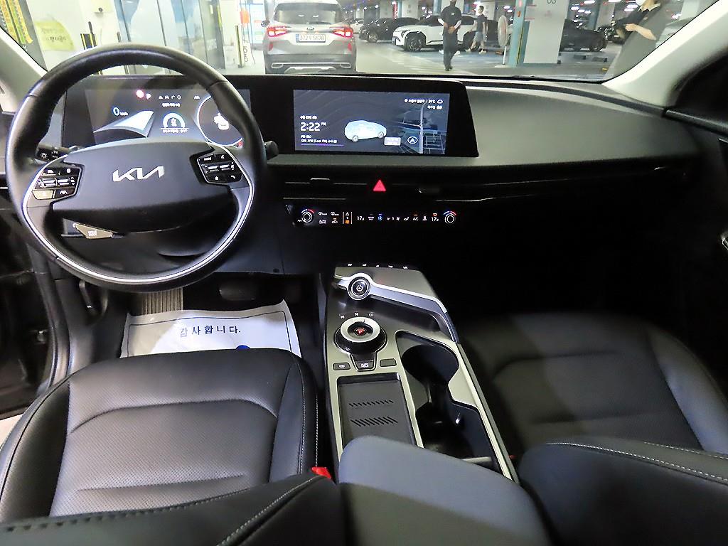 Kia EV6 — photo 10