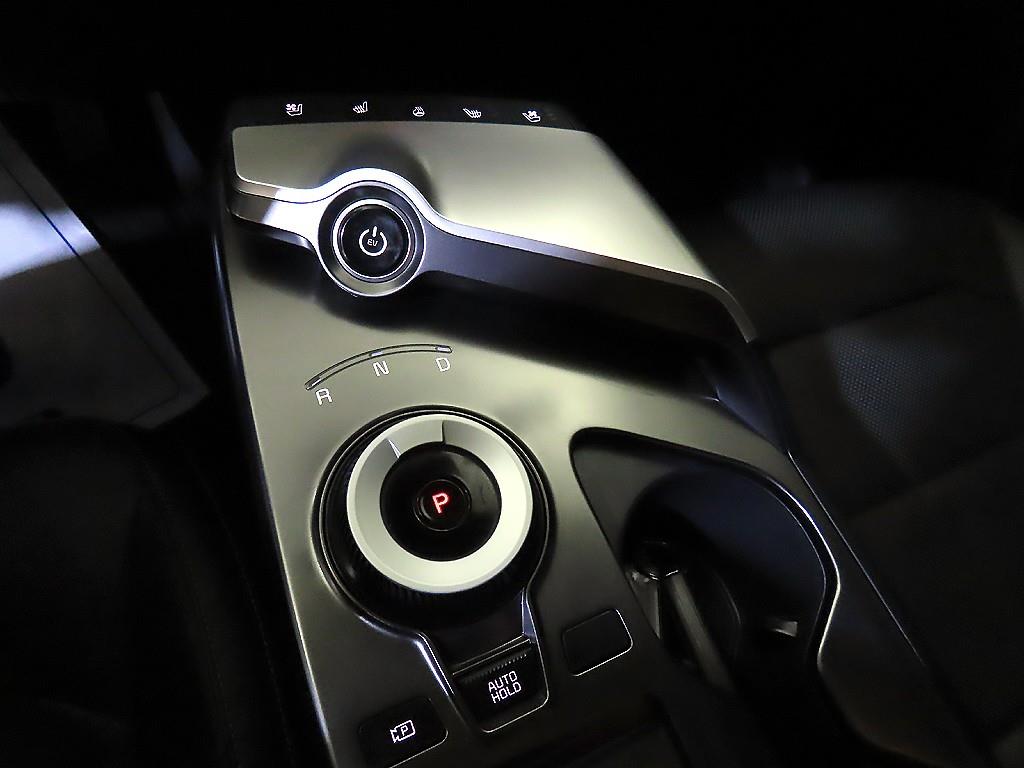 Kia EV6 — photo 12