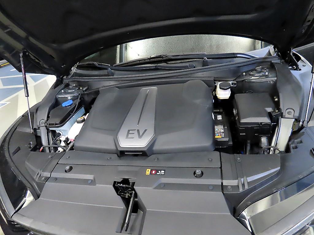 Kia EV6 — photo 19