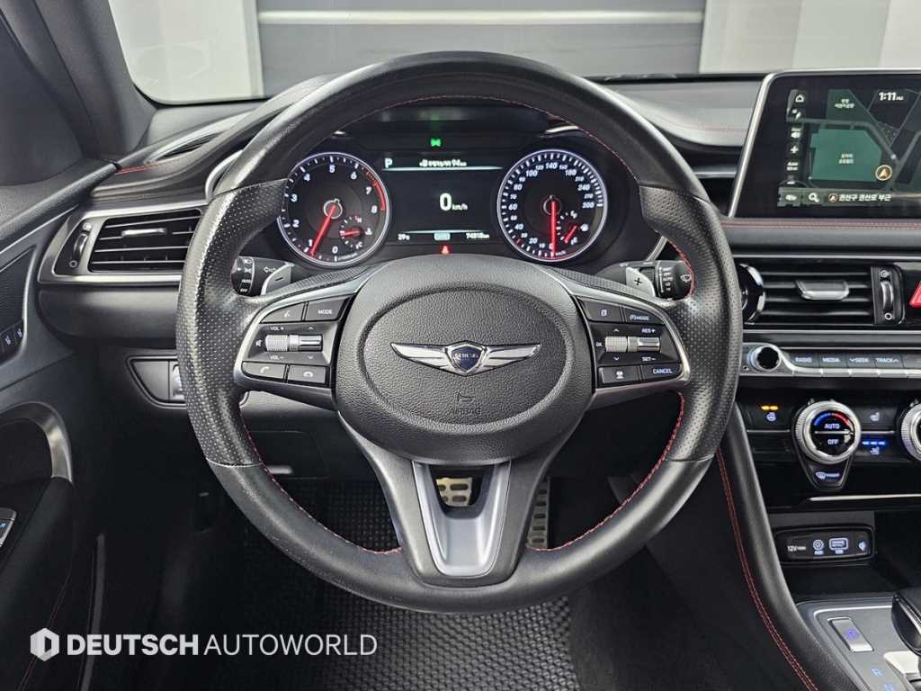 Genesis G70 — photo 13