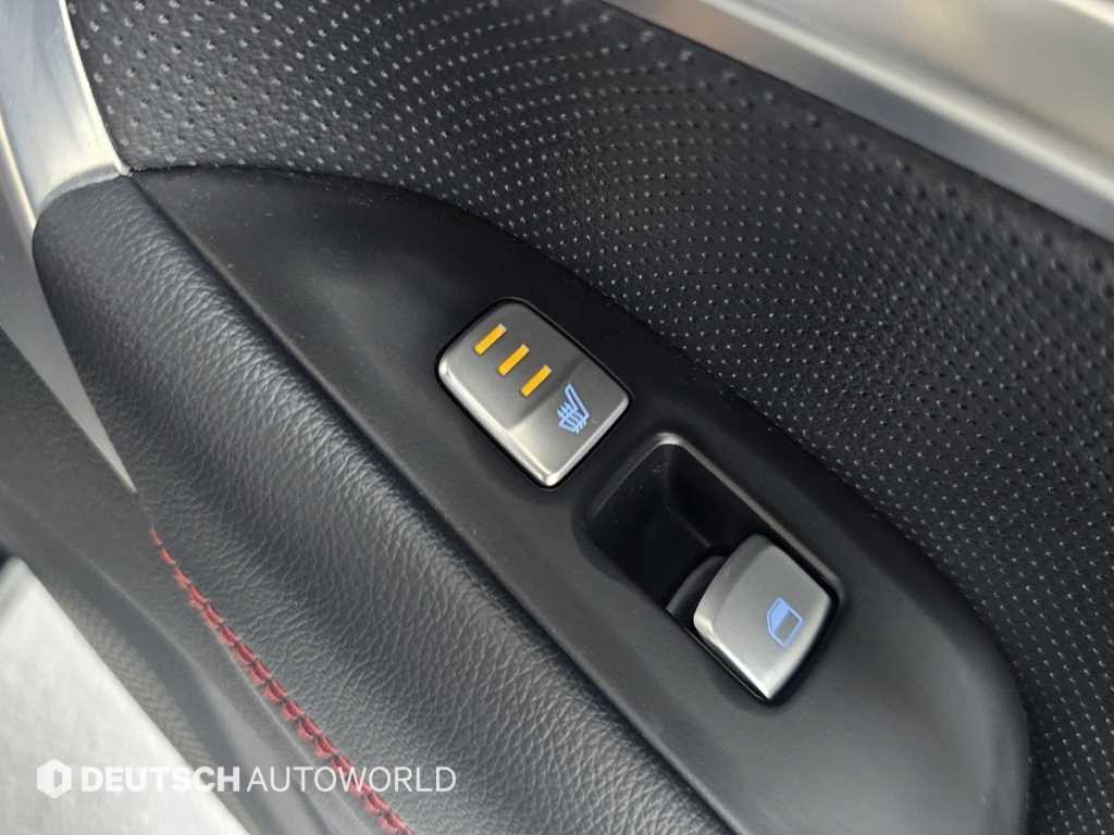Genesis G70 — photo 16
