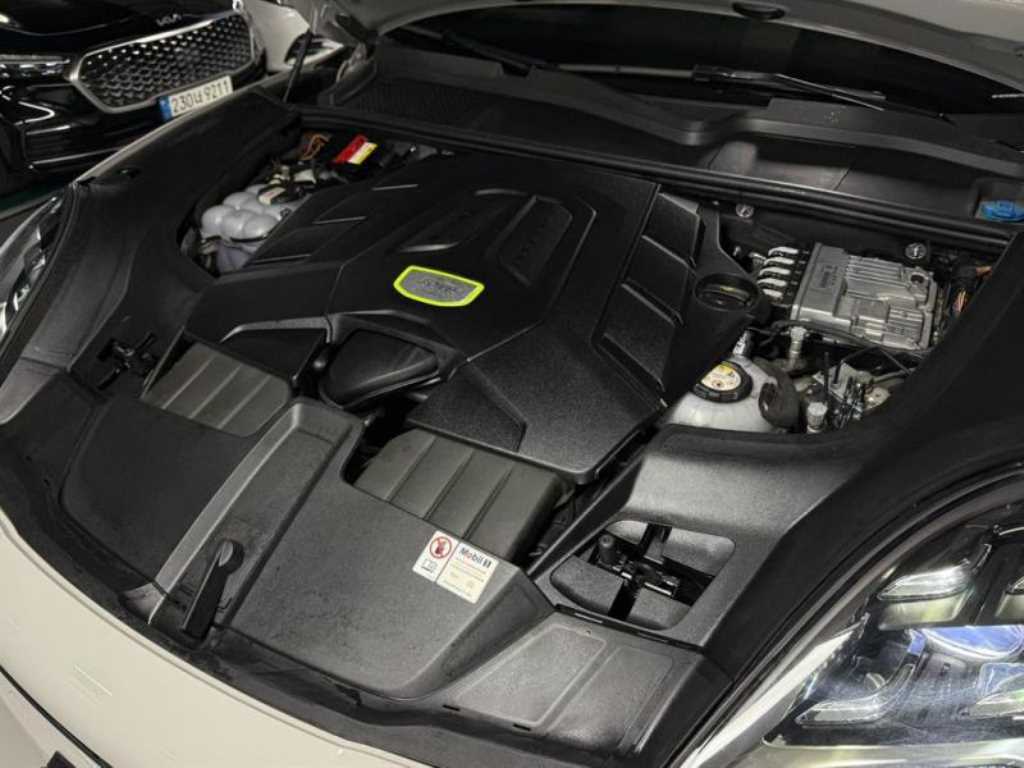 Porsche Cayenne — photo 06