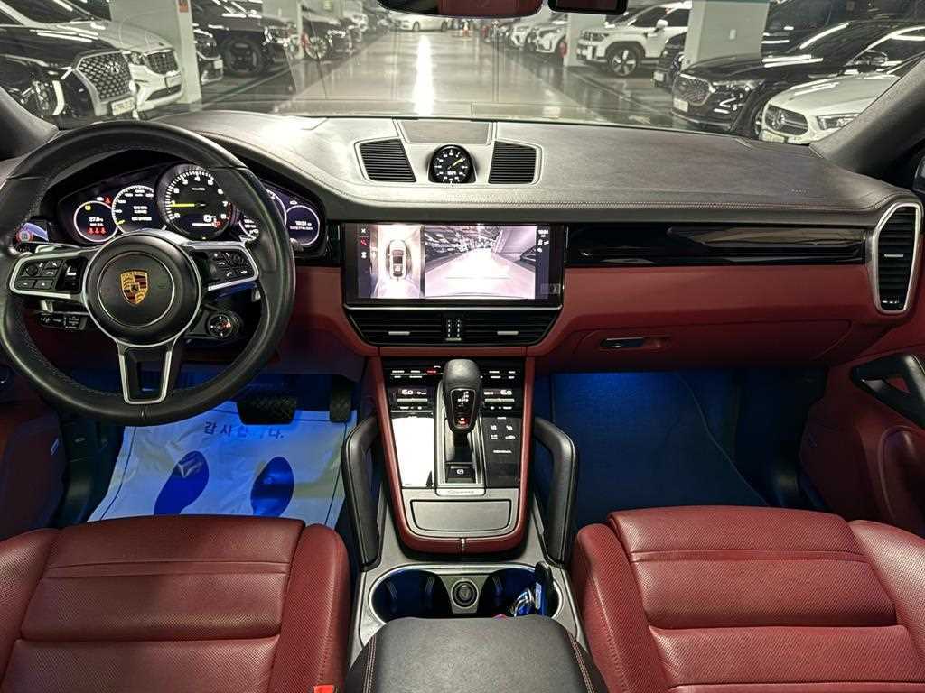 Porsche Cayenne — photo 08