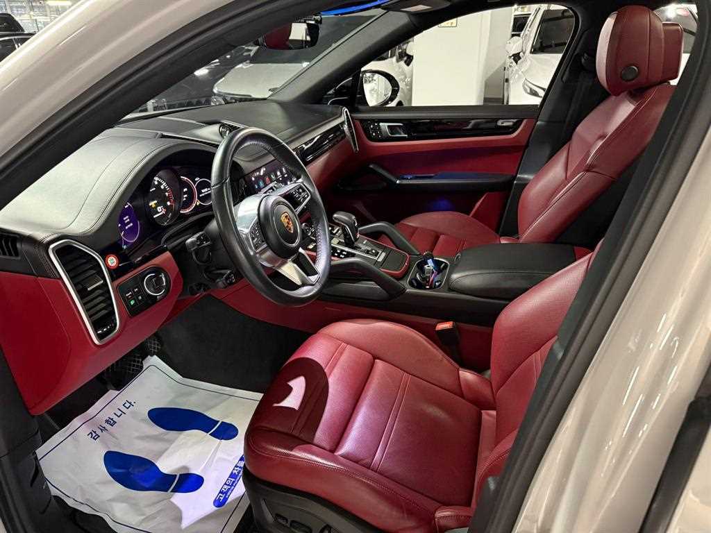 Porsche Cayenne — photo 10