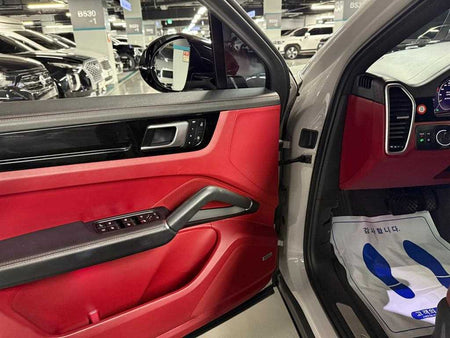 Porsche Cayenne — photo 12