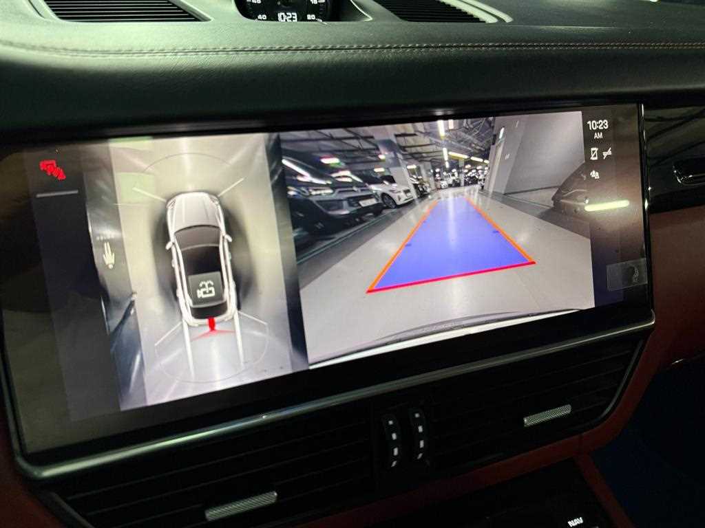 Porsche Cayenne — photo 14