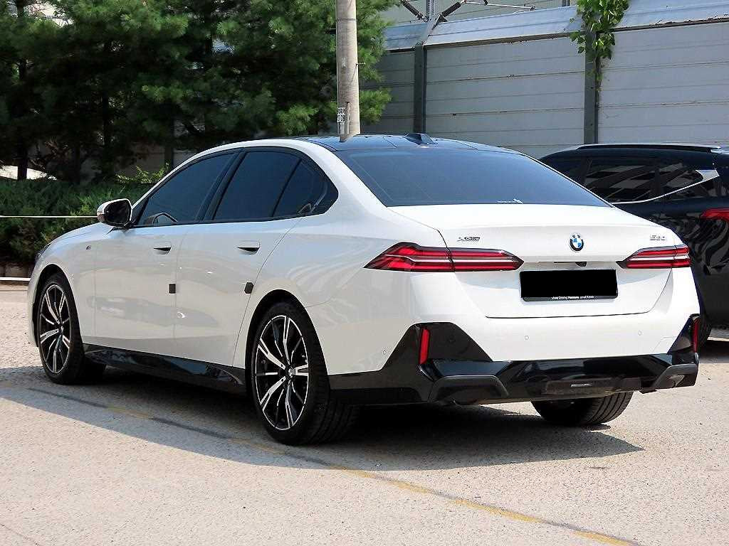 BMW 5-Series — photo 03