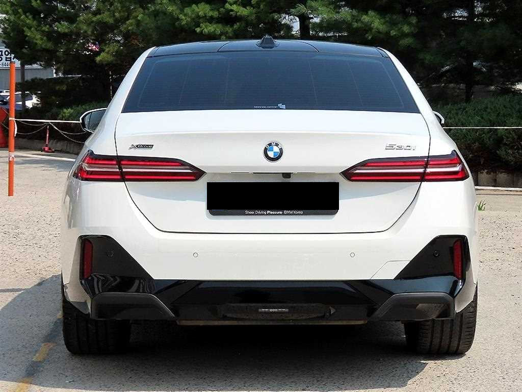 BMW 5-Series — photo 04