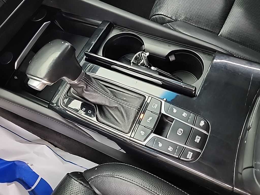 Kia K7 — photo 08
