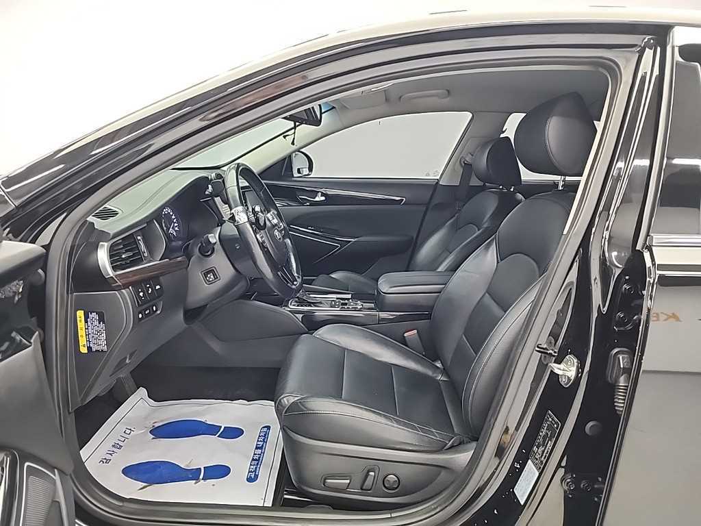 Kia K7 — photo 11