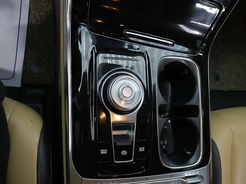 Kia Carnival — photo 10