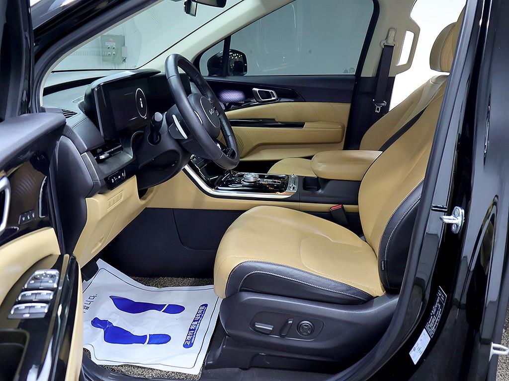 Kia Carnival — photo 11