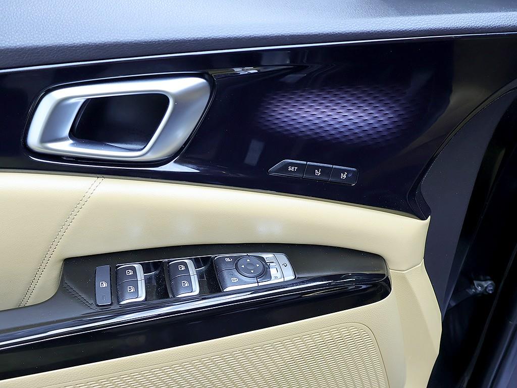 Kia Carnival — photo 14