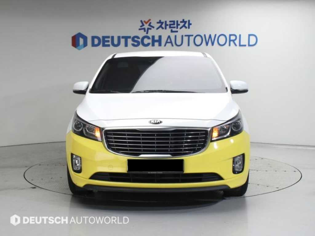 Kia Carnival — photo 03