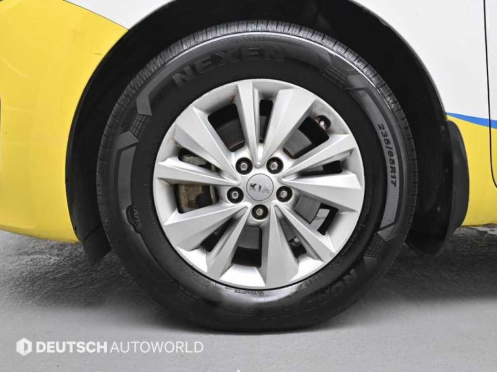 Kia Carnival — photo 05