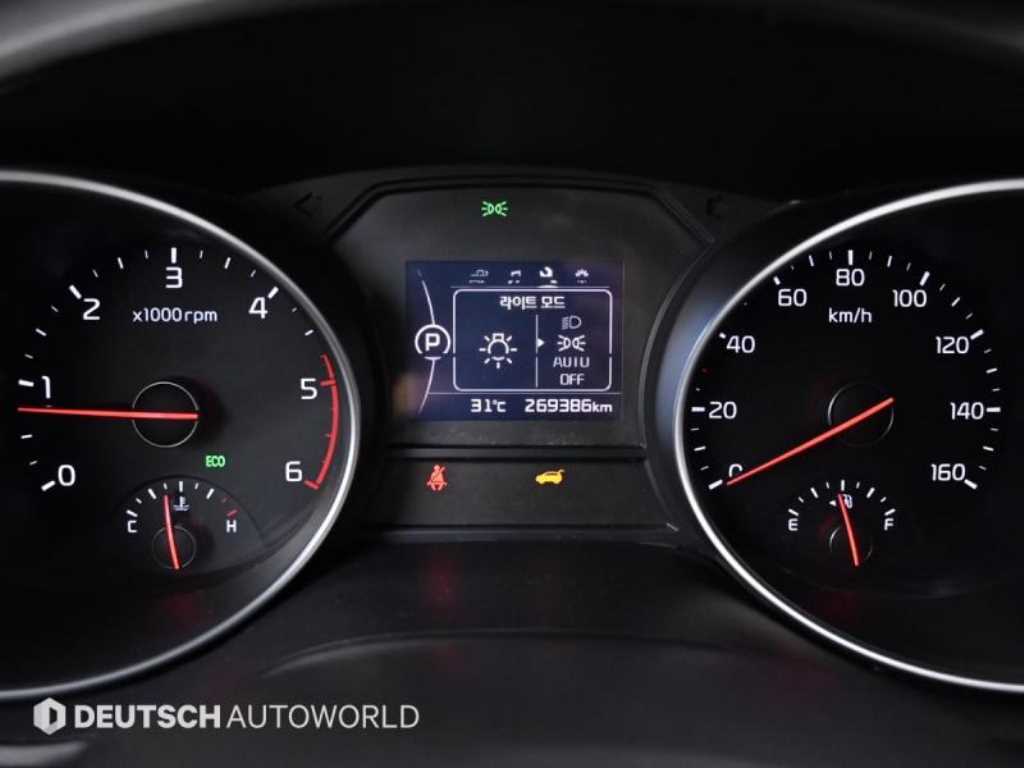 Kia Carnival — photo 08