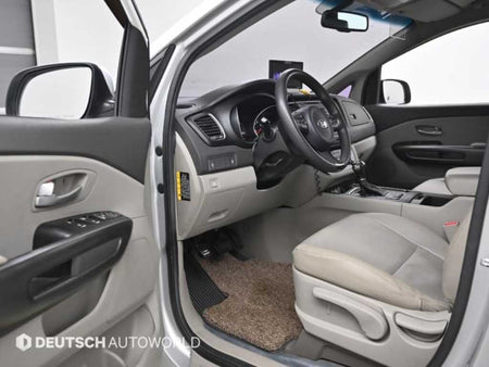 Kia Carnival — photo 11