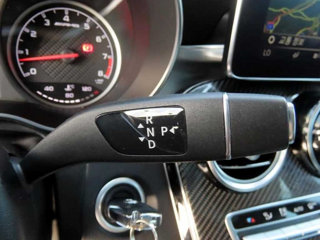 Mercedes-Benz GLC-Class — photo 11