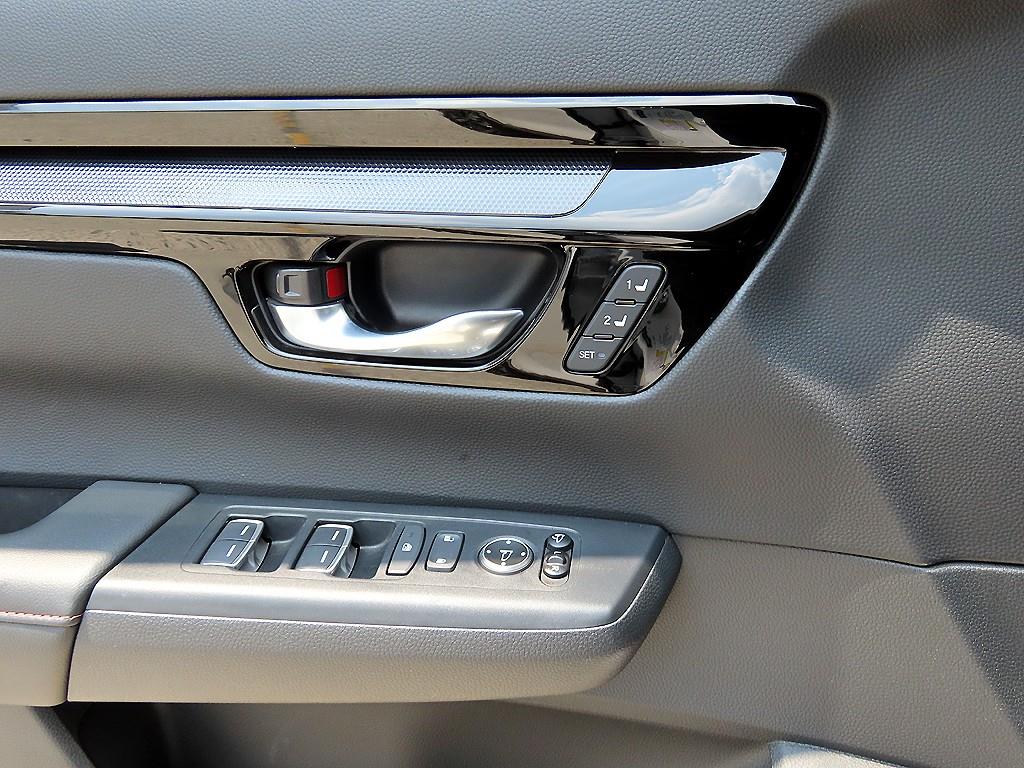Honda CR-V — photo 11