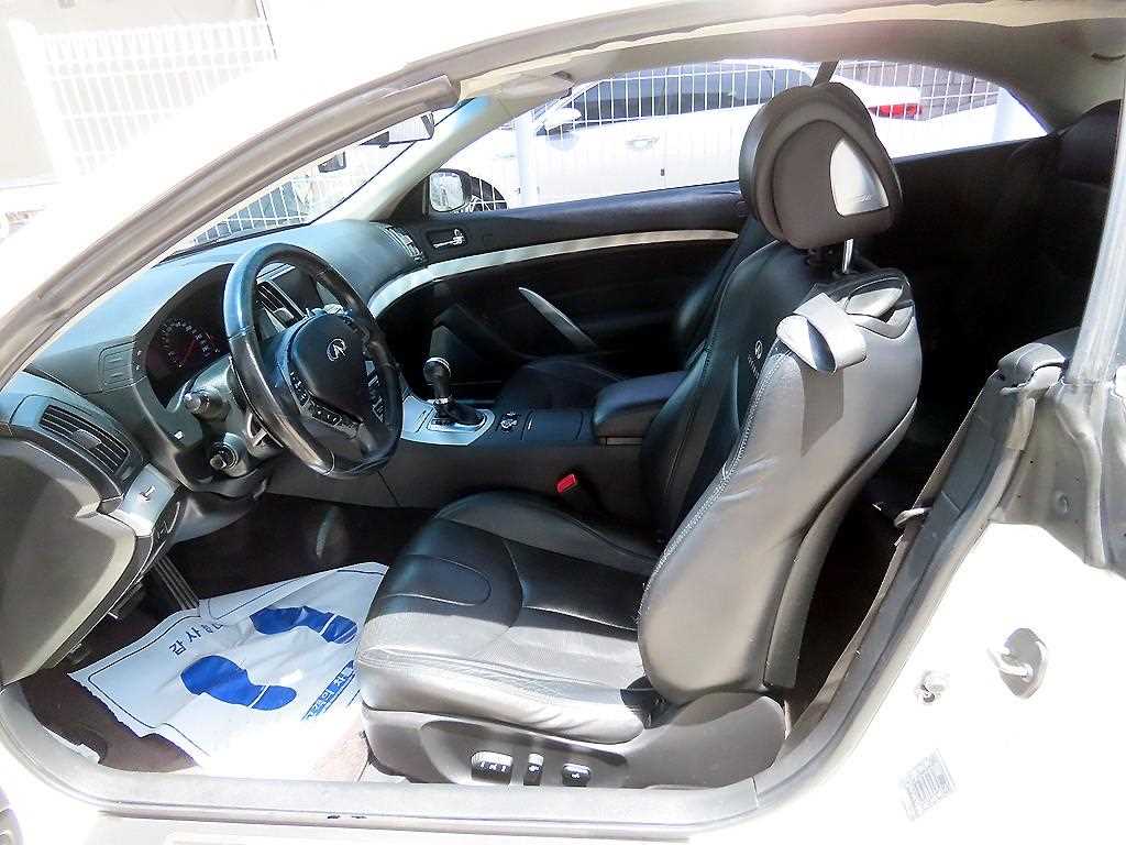 Infiniti G — photo 09