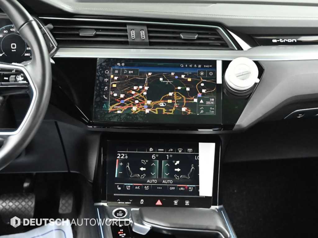 Audi e-tron — photo 14