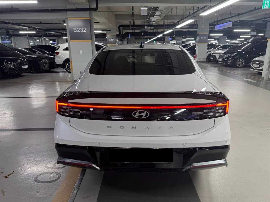 Hyundai Sonata — photo 03
