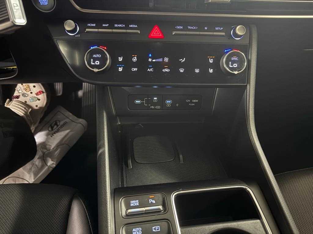 Hyundai Sonata — photo 11