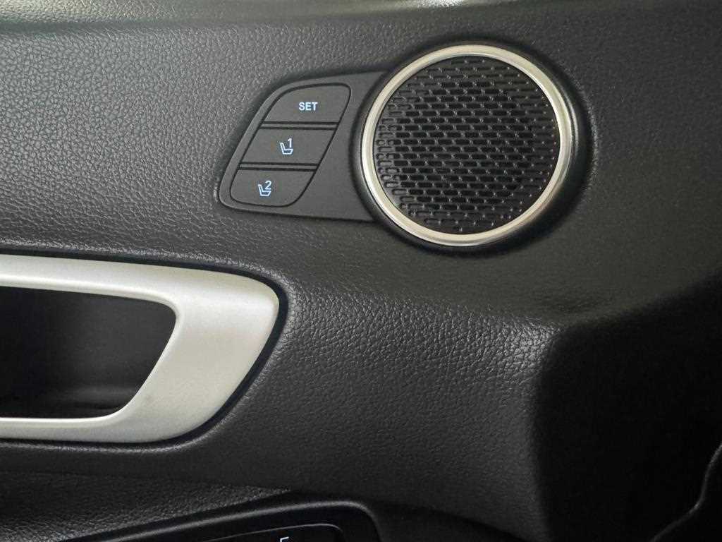 Hyundai Sonata — photo 12