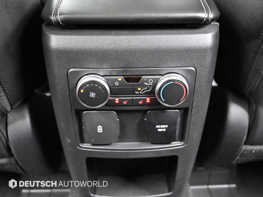 Ford Explorer — photo 16