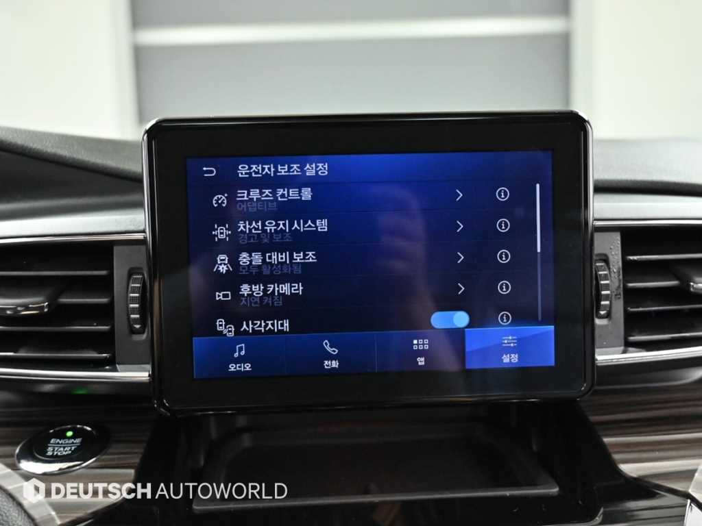 Ford Explorer — photo 17