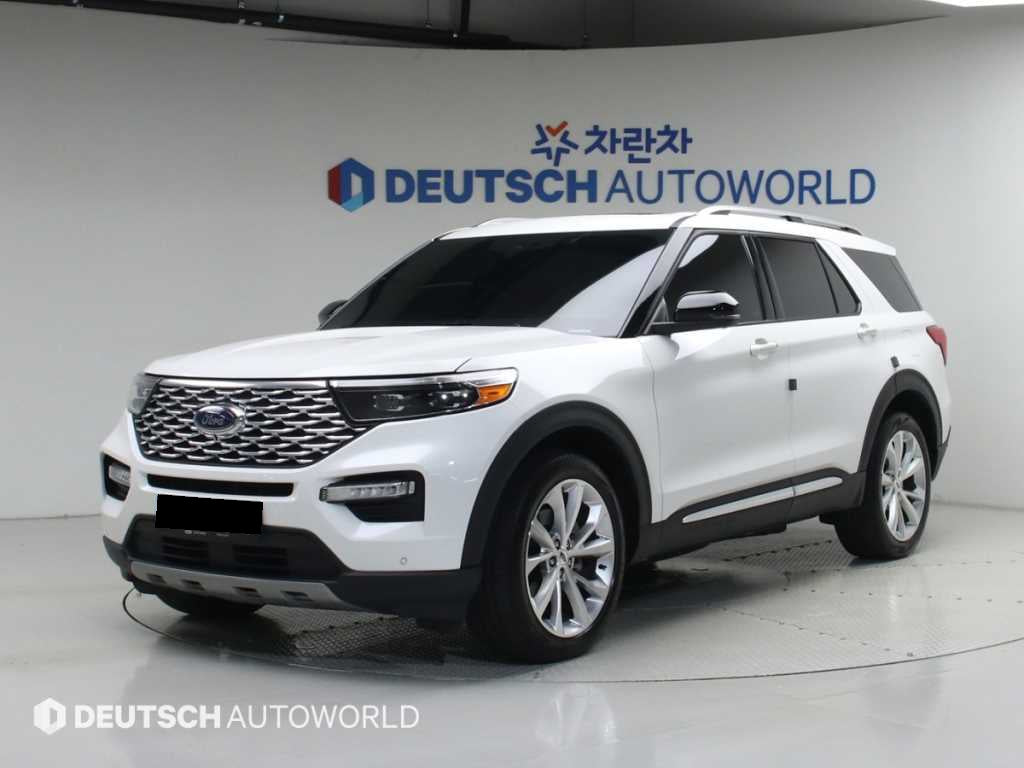 Ford Explorer — photo 01