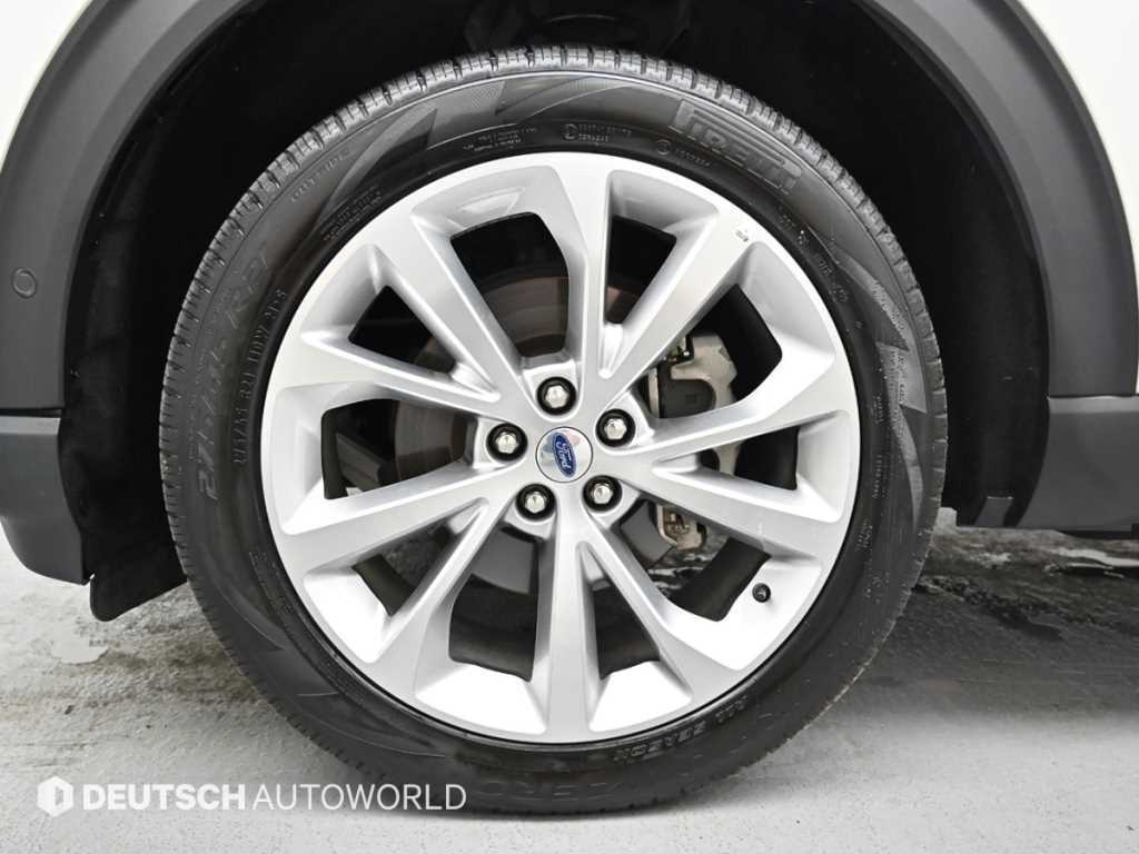 Ford Explorer — photo 05