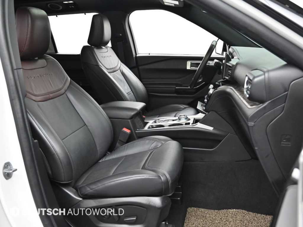 Ford Explorer — photo 10