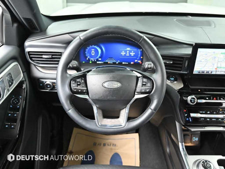 Ford Explorer — photo 13